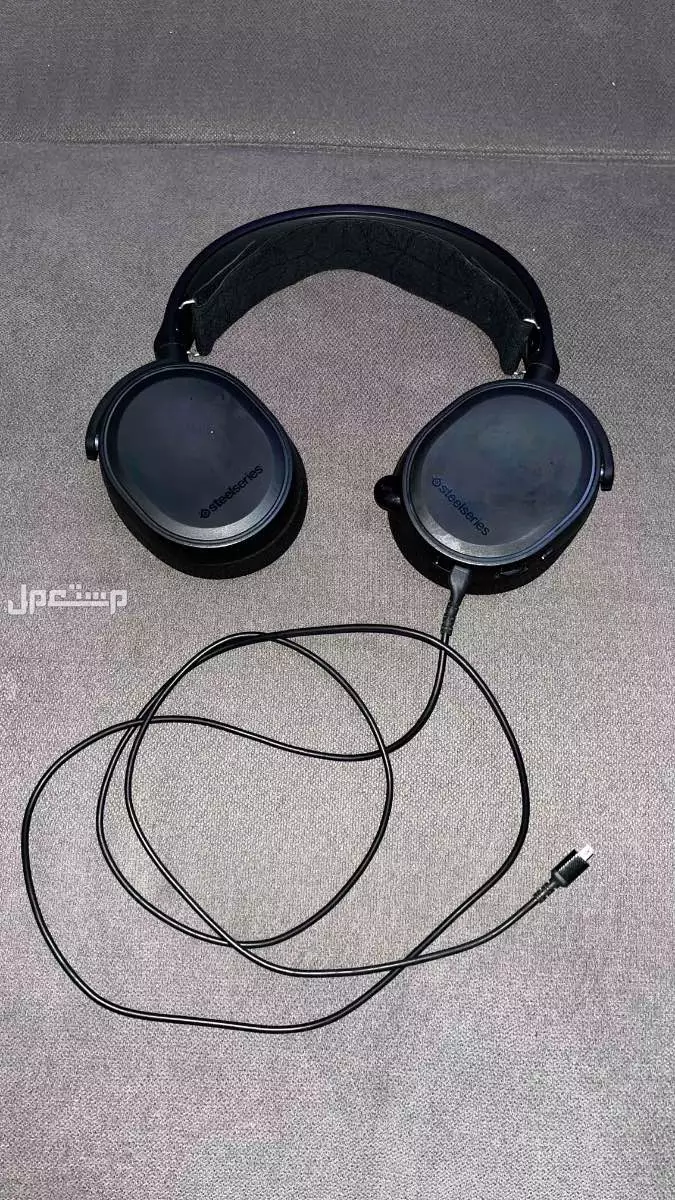 سماعة ARCITS 5 في الخرج على أعلى سومة