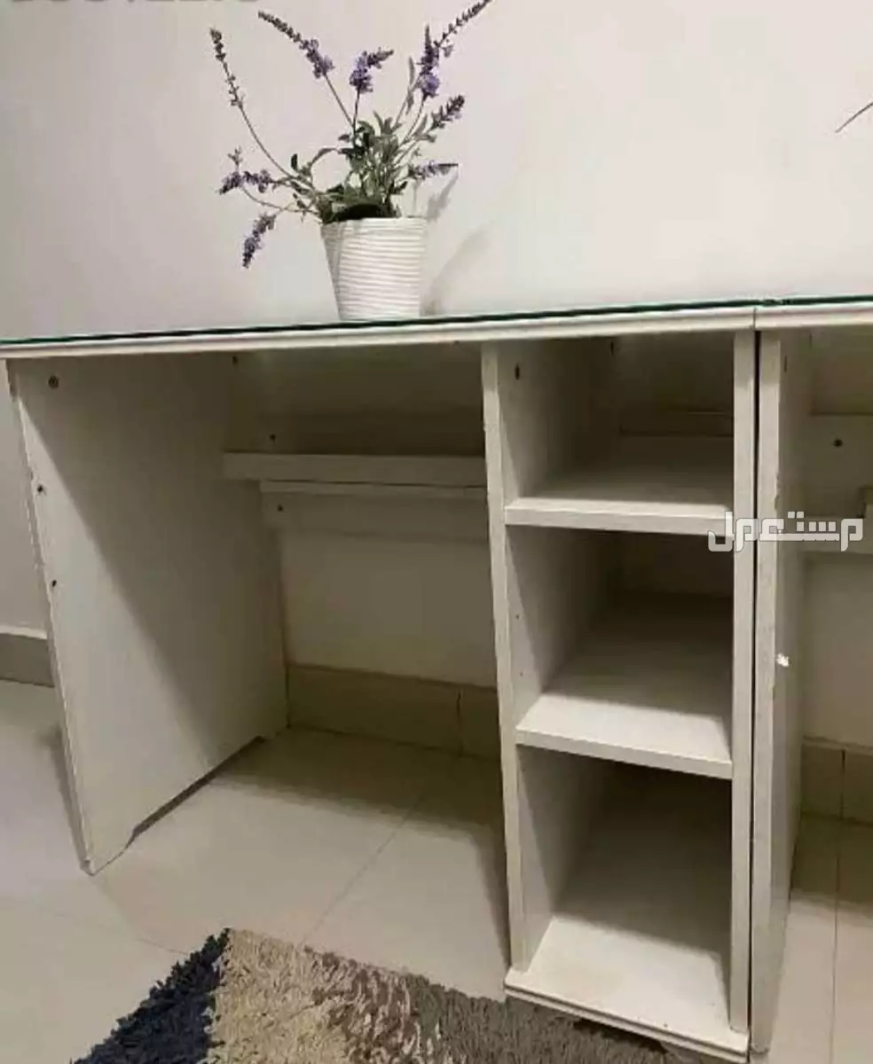 مكتب ايكيا مع غطاء حماية وجاجي