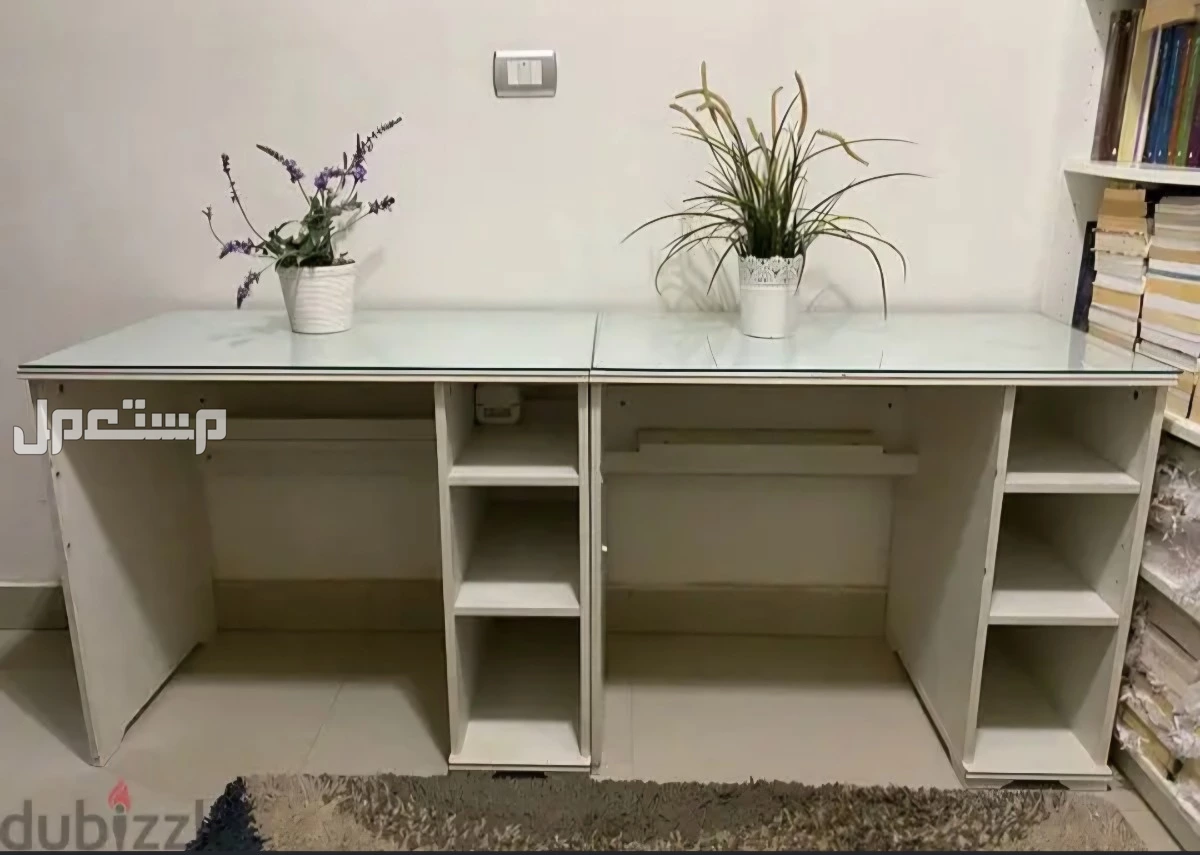 مكتب ايكيا مع غطاء حماية وجاجي