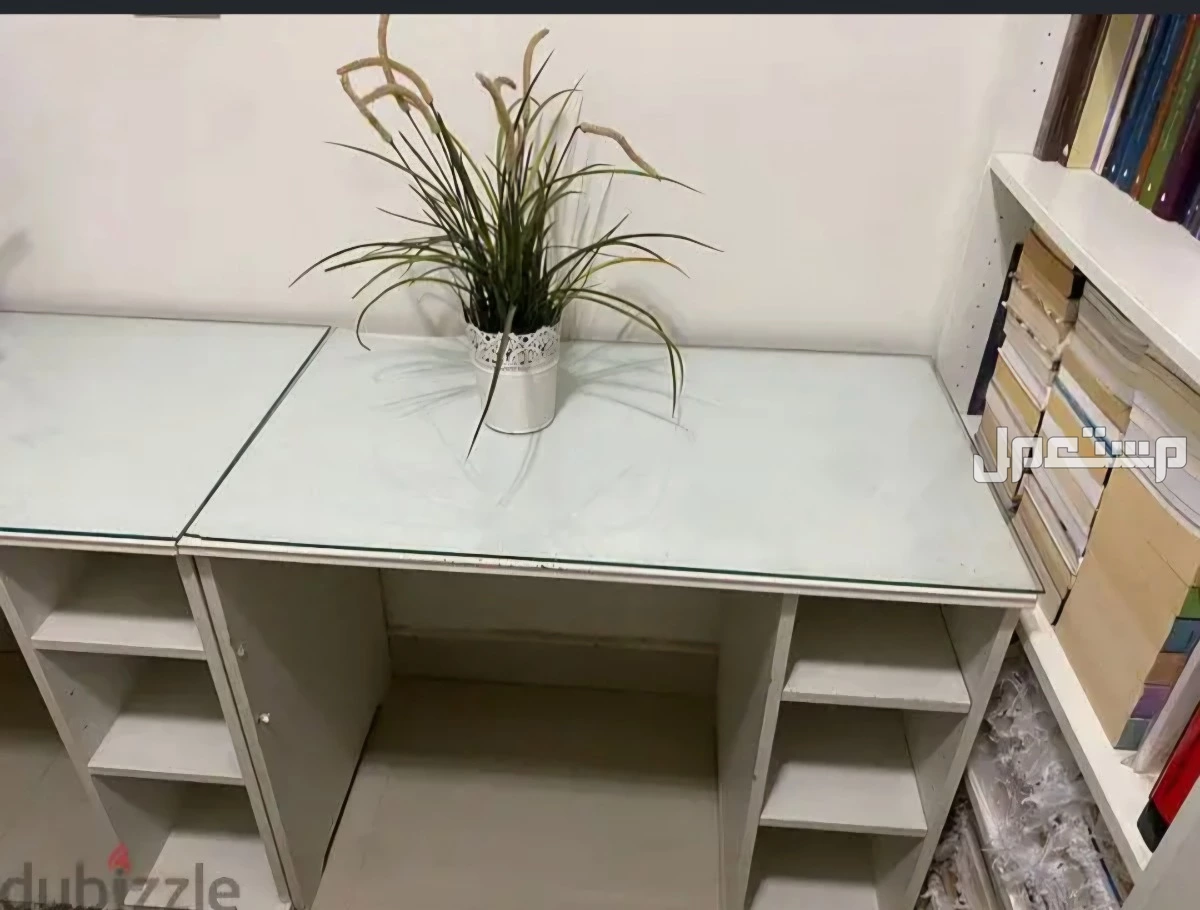 مكتب ايكيا مع غطاء حماية وجاجي