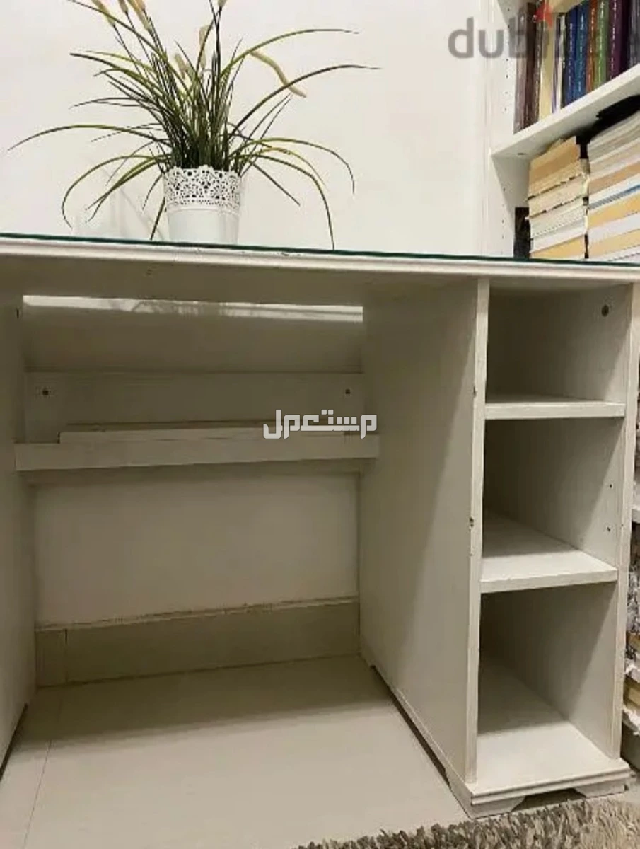 مكتب ايكيا مع غطاء حماية وجاجي