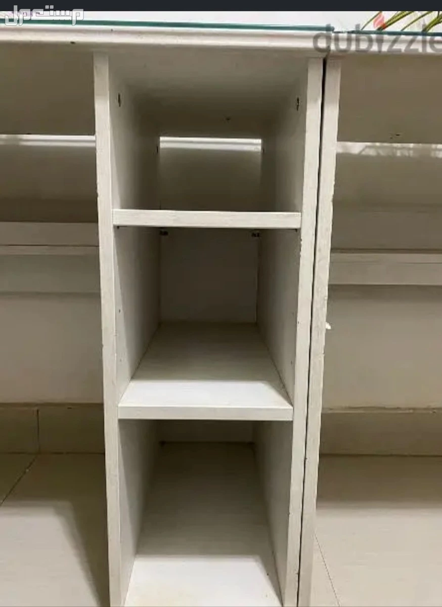 مكتب ايكيا مع غطاء حماية وجاجي