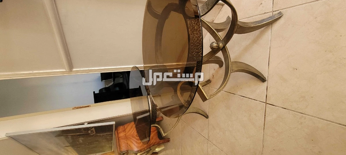 طاولة نحاس مكنسة كهربائية ومكرويف طاولة جانبيه صناعه مم النحاس سعر الواحده 300ريال