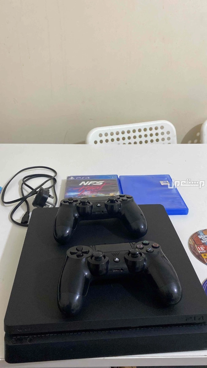 سوني 4 سليم مع يدين سعر خيالي في جدة بسعر 600 ريال سعودي