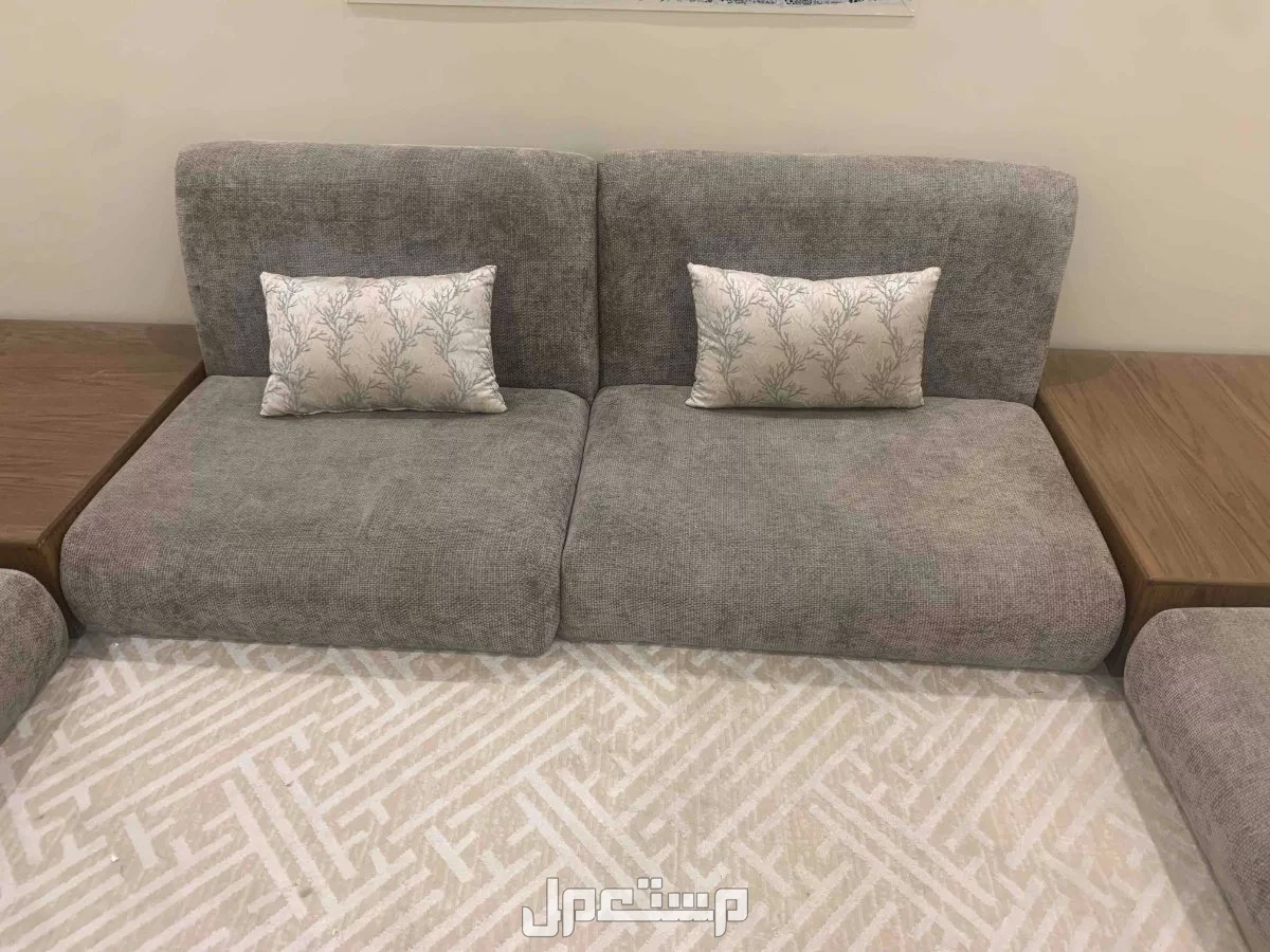 كنب  للبيع بجدة بسعر 2750﷼ في جدة بسعر 2750 ريال سعودي