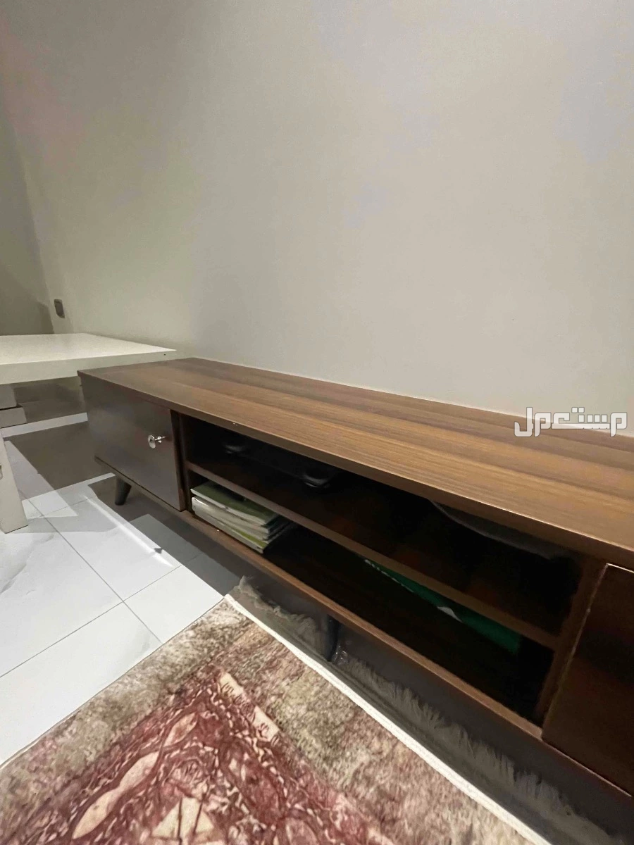 طاولة تلفزيون  في الرياض بسعر 550 ريال سعودي