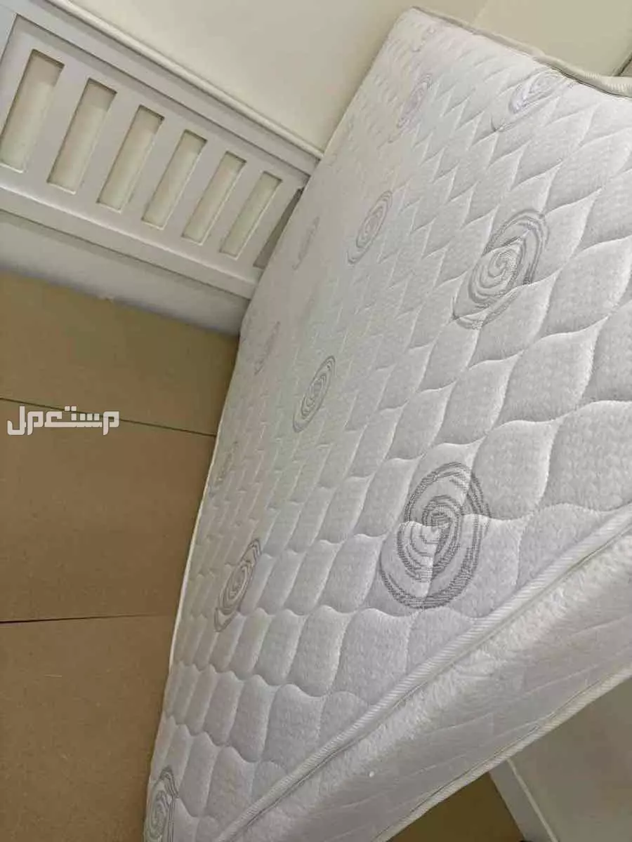 سرير مع مرتبه نفر ونص في المدينة المنورة بسعر 300 ريال سعودي