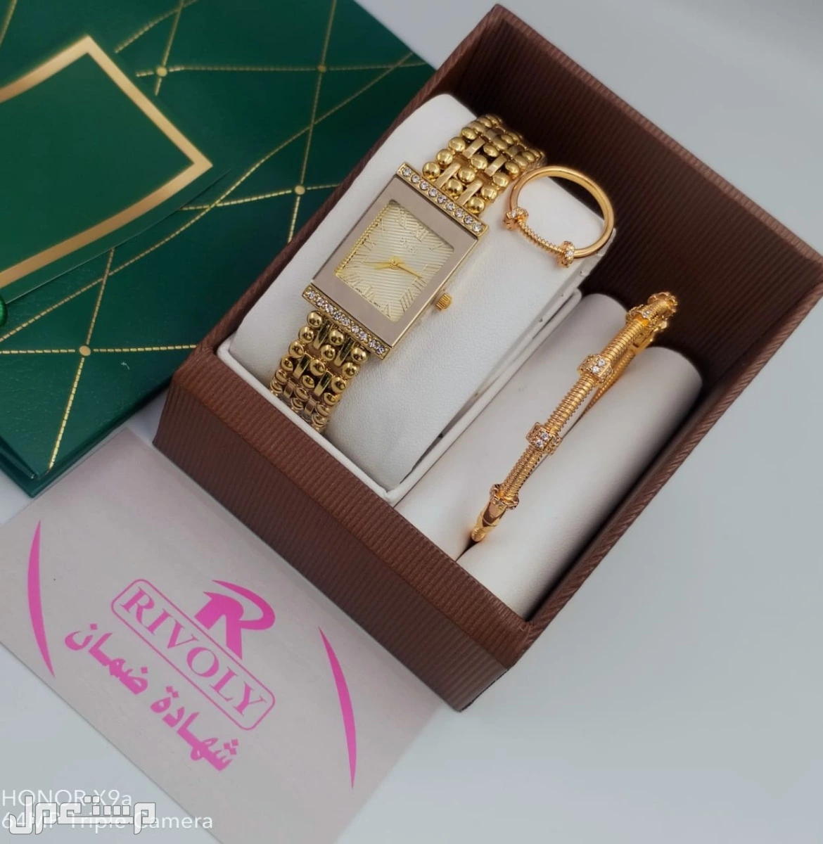 جديدنا     ،نوفر لكم  اطقم نسائي 👌🌹  ساعة نسائي ضمان سنة موية مكينه بطارية     مع اسوارة وخاتم   علبة وكيس وكرت   السعر  ريال 150 ريال