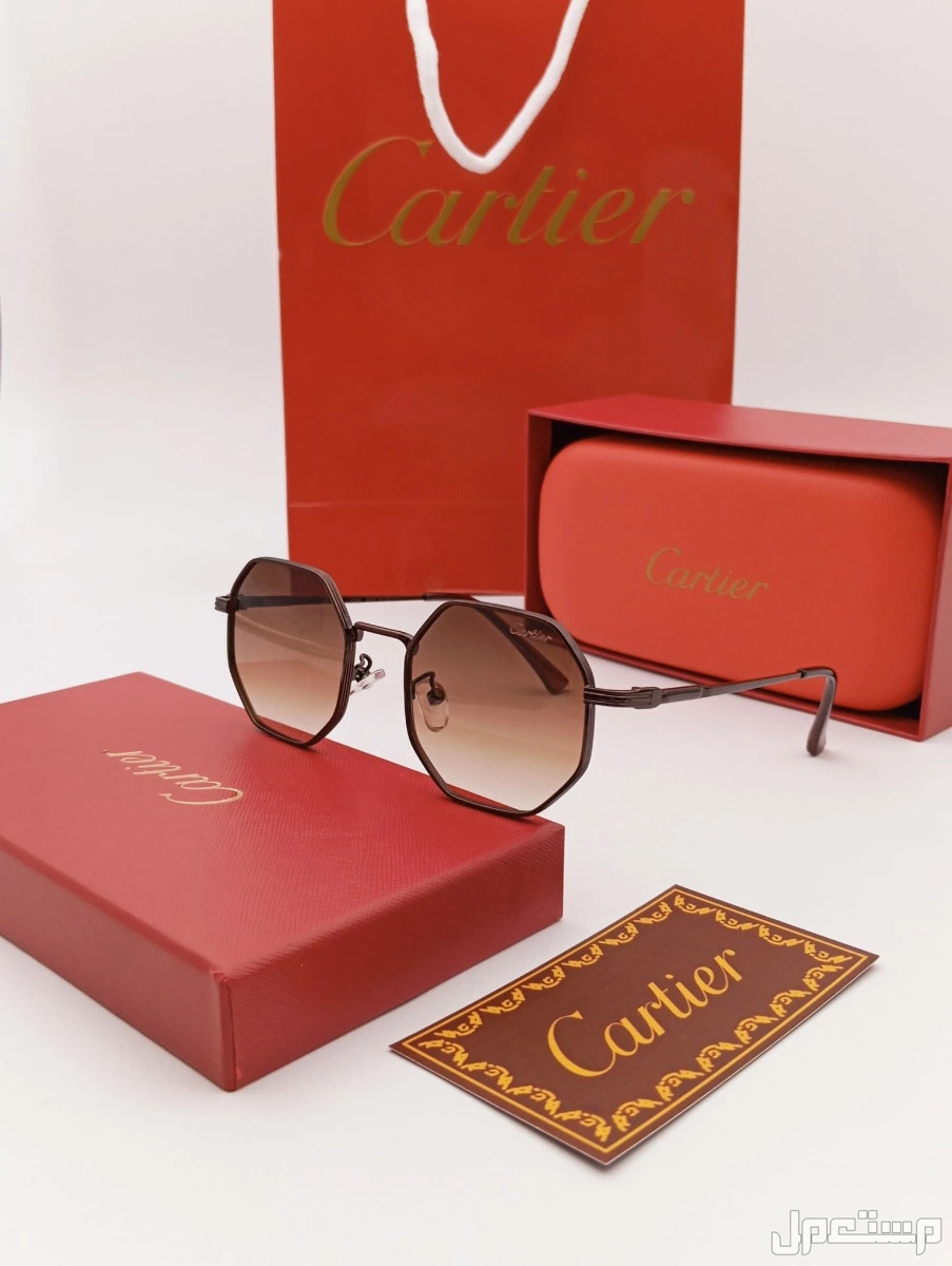 نظارات شمسية من ماركه قوتشي  مع جميع الملحقات السعر 110 ريال