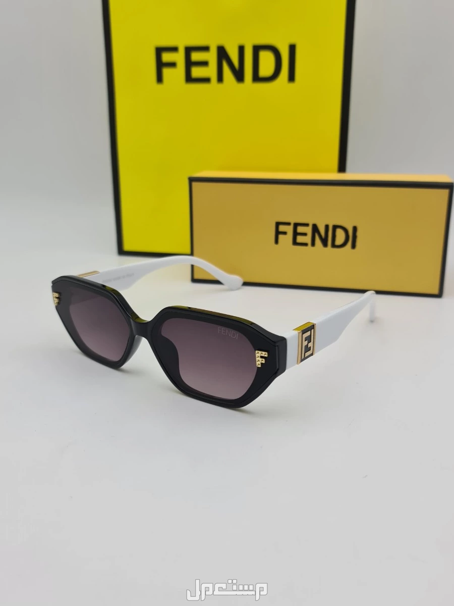 نظارات شمسية من ماركه قوتشي  مع جميع الملحقات السعر 110 ريال