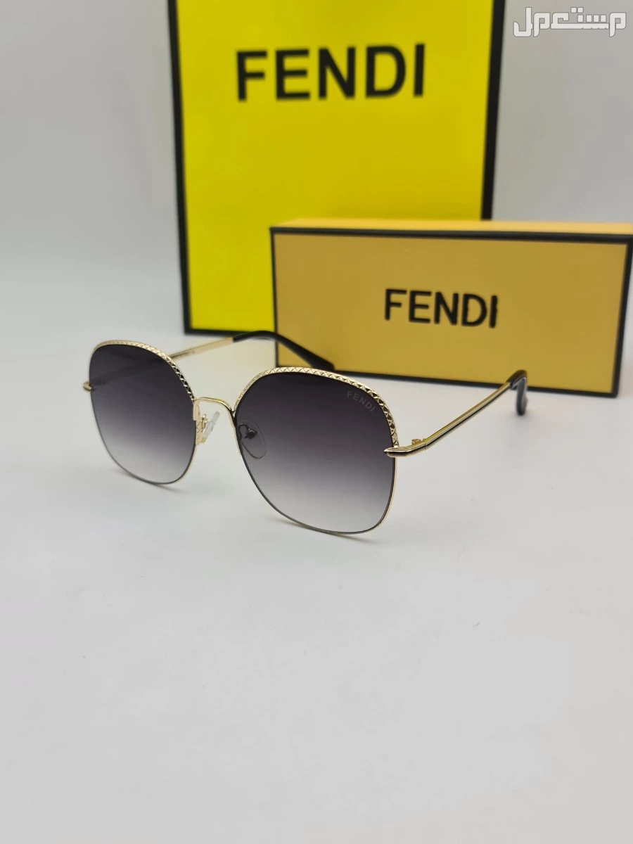 نظارات شمسية من ماركه قوتشي  مع جميع الملحقات السعر 110 ريال