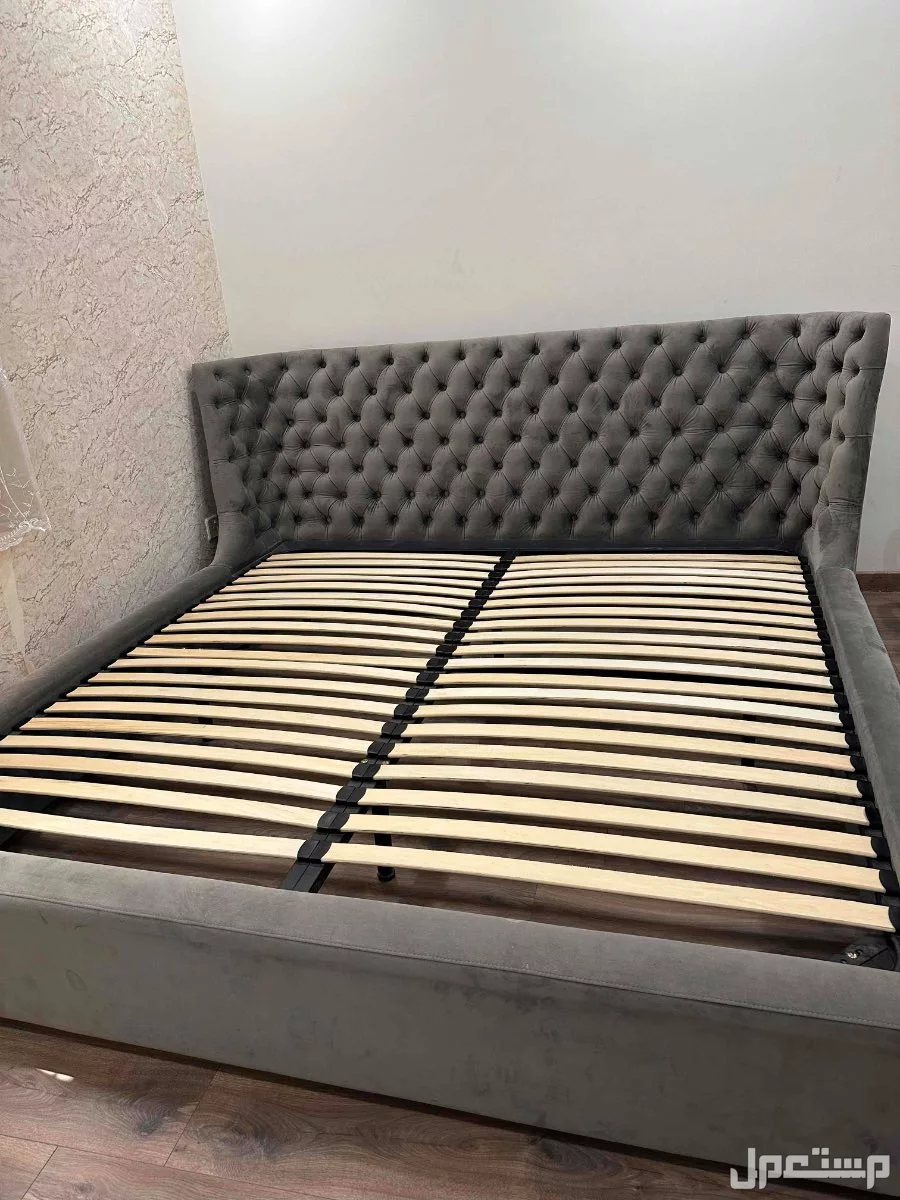 للبيع سرير من ابيات مساحته كبيره