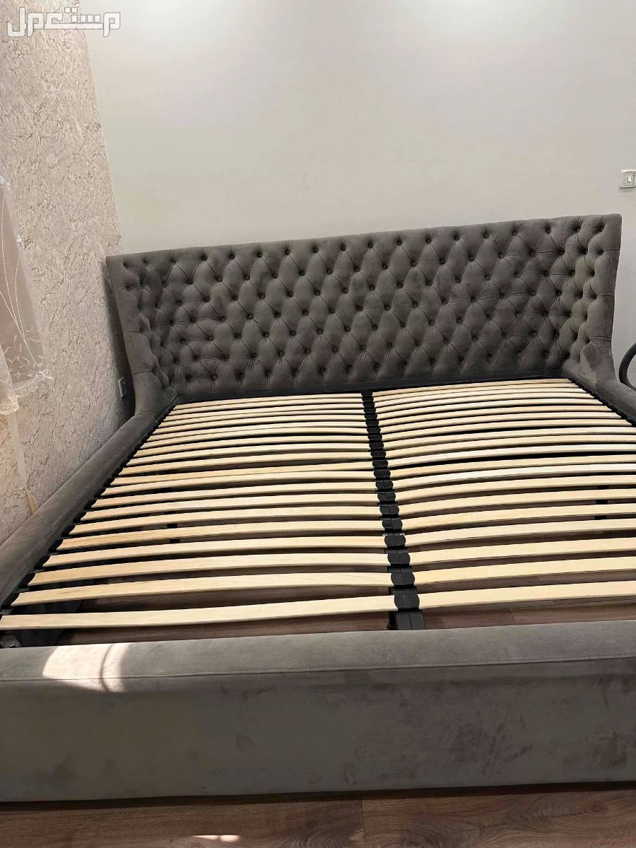 للبيع سرير من ابيات مساحته كبيره