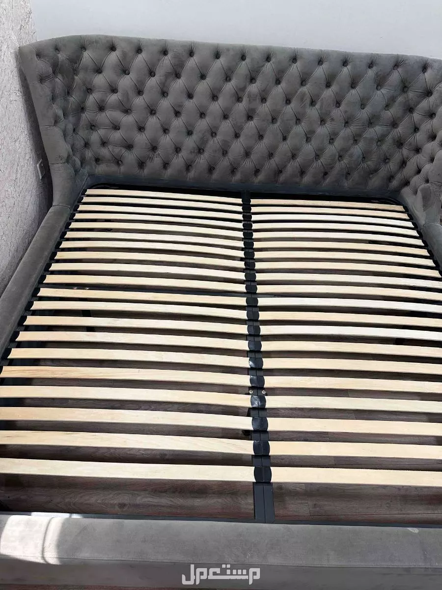 للبيع سرير من ابيات مساحته كبيره