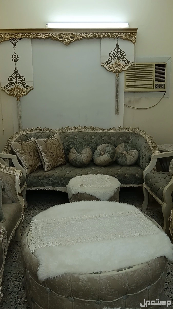 حي بني ظفر شارع الحزام للبيع كنب شبه جديد سبب البيع ضيق المكان الرجاء تواصل الجاد فقط