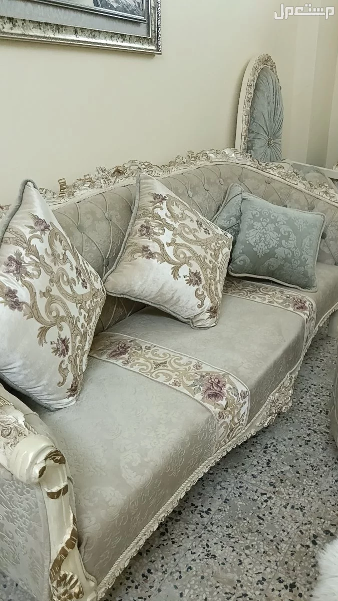 حي بني ظفر شارع الحزام للبيع كنب شبه جديد سبب البيع ضيق المكان الرجاء تواصل الجاد فقط