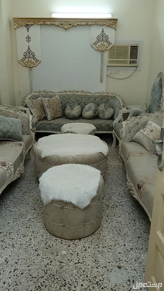 حي بني ظفر شارع الحزام للبيع كنب شبه جديد سبب البيع ضيق المكان الرجاء تواصل الجاد فقط