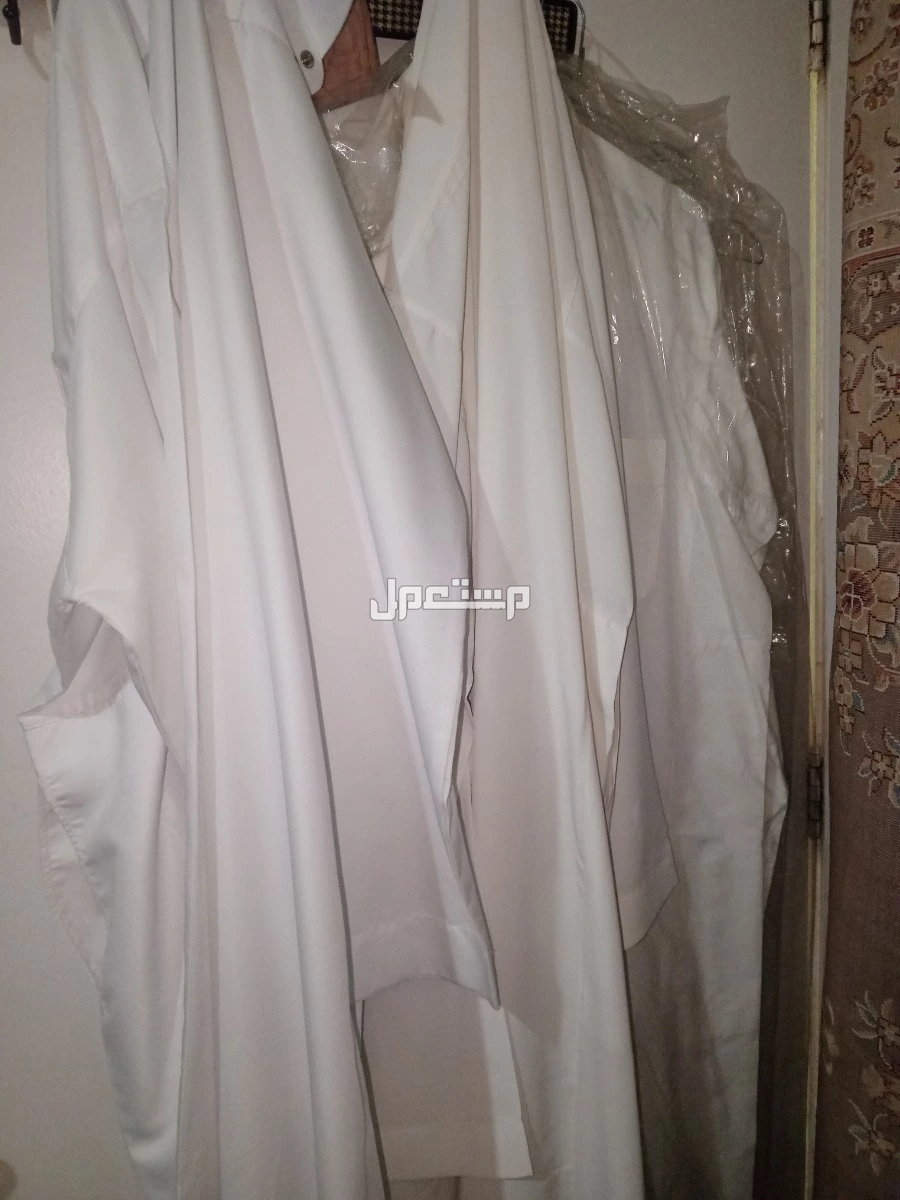 عبايات نظيفه استخدام بسيط شبه جديد للبيع