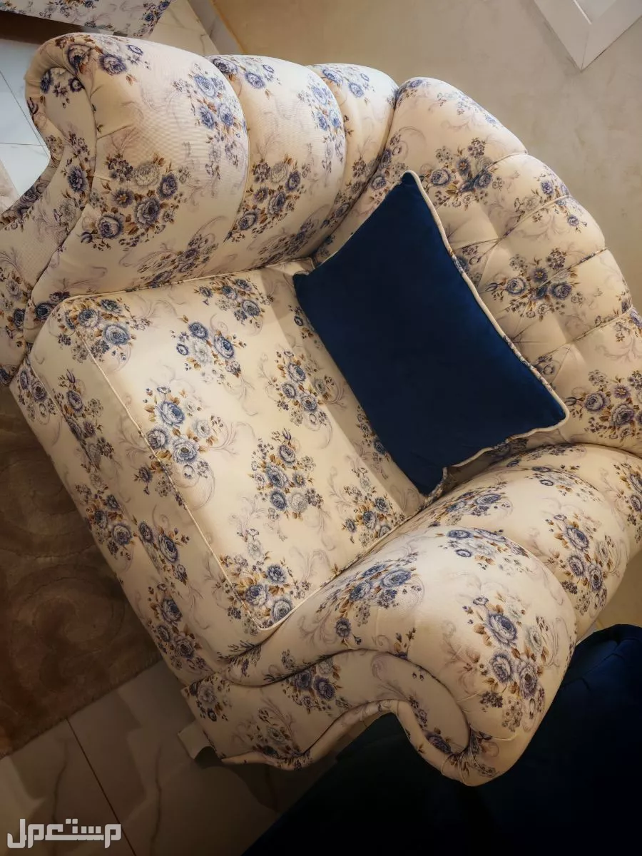 كنب للبيع يعتبر مجلس حريم نظيف مره ماشاءالله