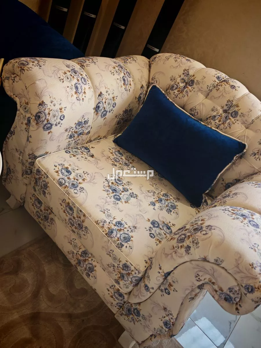 كنب للبيع يعتبر مجلس حريم نظيف مره ماشاءالله