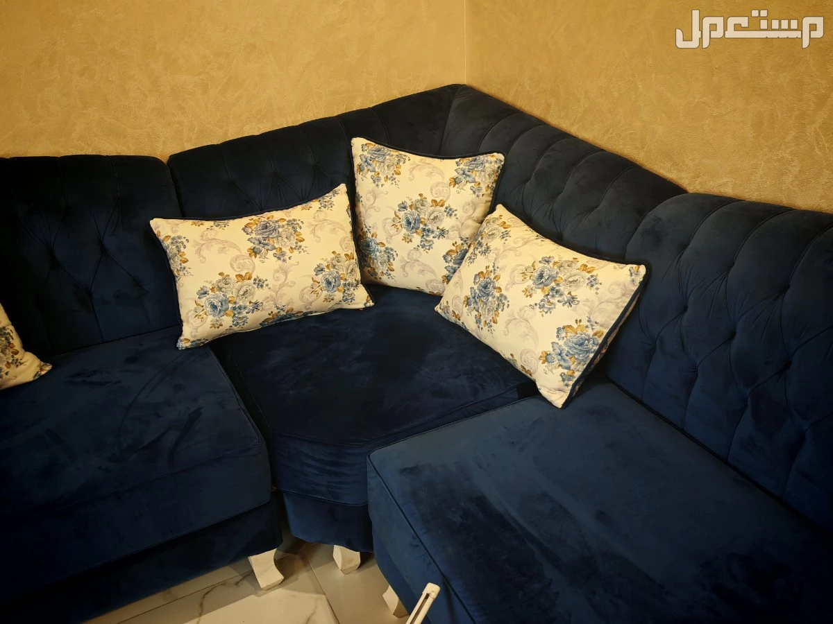 كنب للبيع يعتبر مجلس حريم نظيف مره ماشاءالله