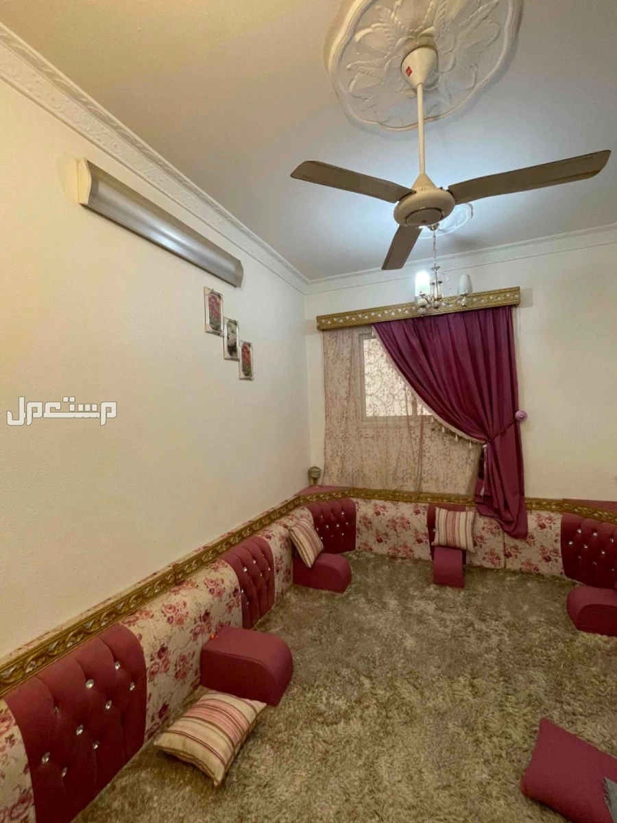 للبيع مجلس رجال ومجلس حريم مستخدم نظيف