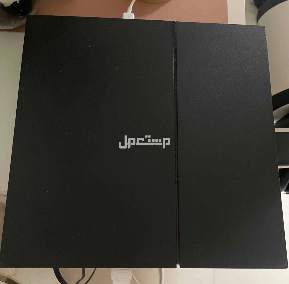 سوني فور PS4 مع اليد بسعر 700 ريال سعودي