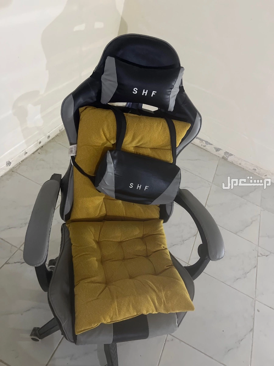 كرسي قيمينق نضيف مره في الرياض ضاهره لبن لا يجي الا الجاد فرصه 👍🏻