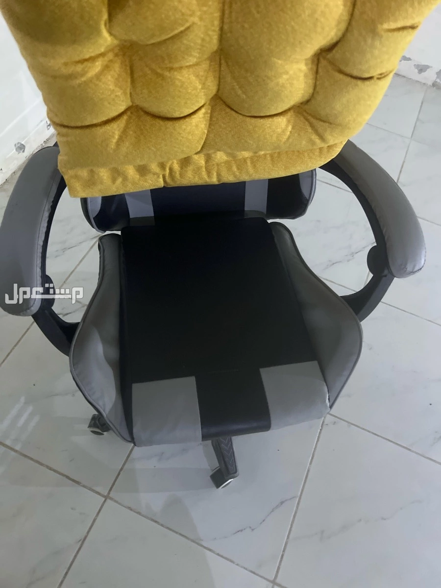 كرسي قيمينق نضيف مره في الرياض ضاهره لبن لا يجي الا الجاد فرصه 👍🏻