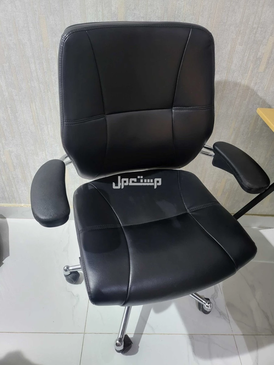 كرسي مكتبي دوار في الرياض. office chairs
