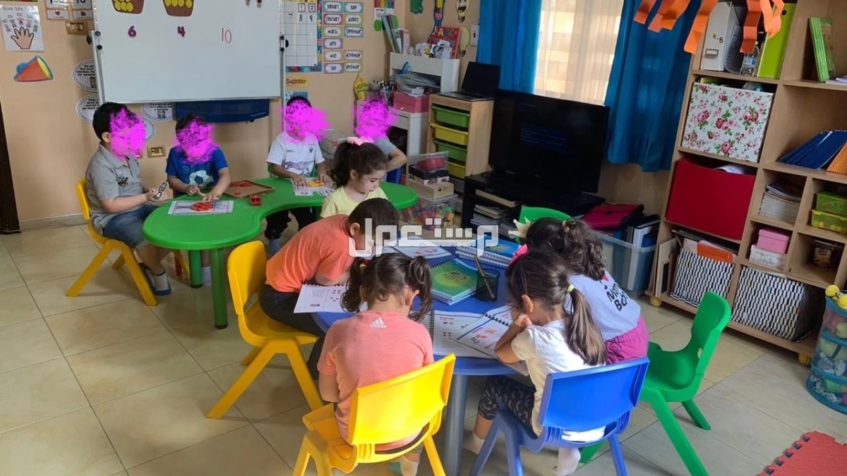 للبيع كراسي وطاولات روضه اطفال