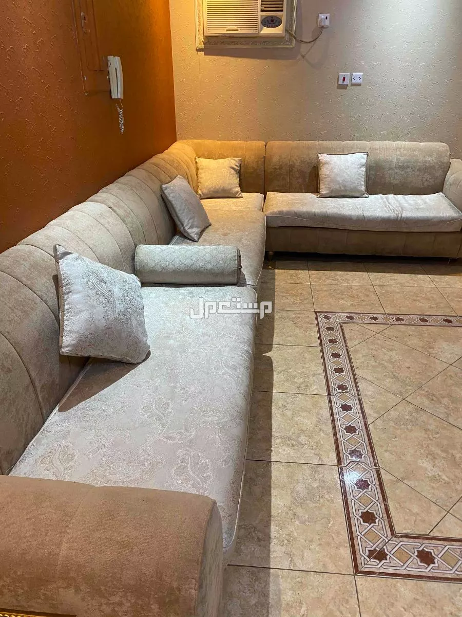 كنب بحاله ممتازه جدا الراكه الشماليه