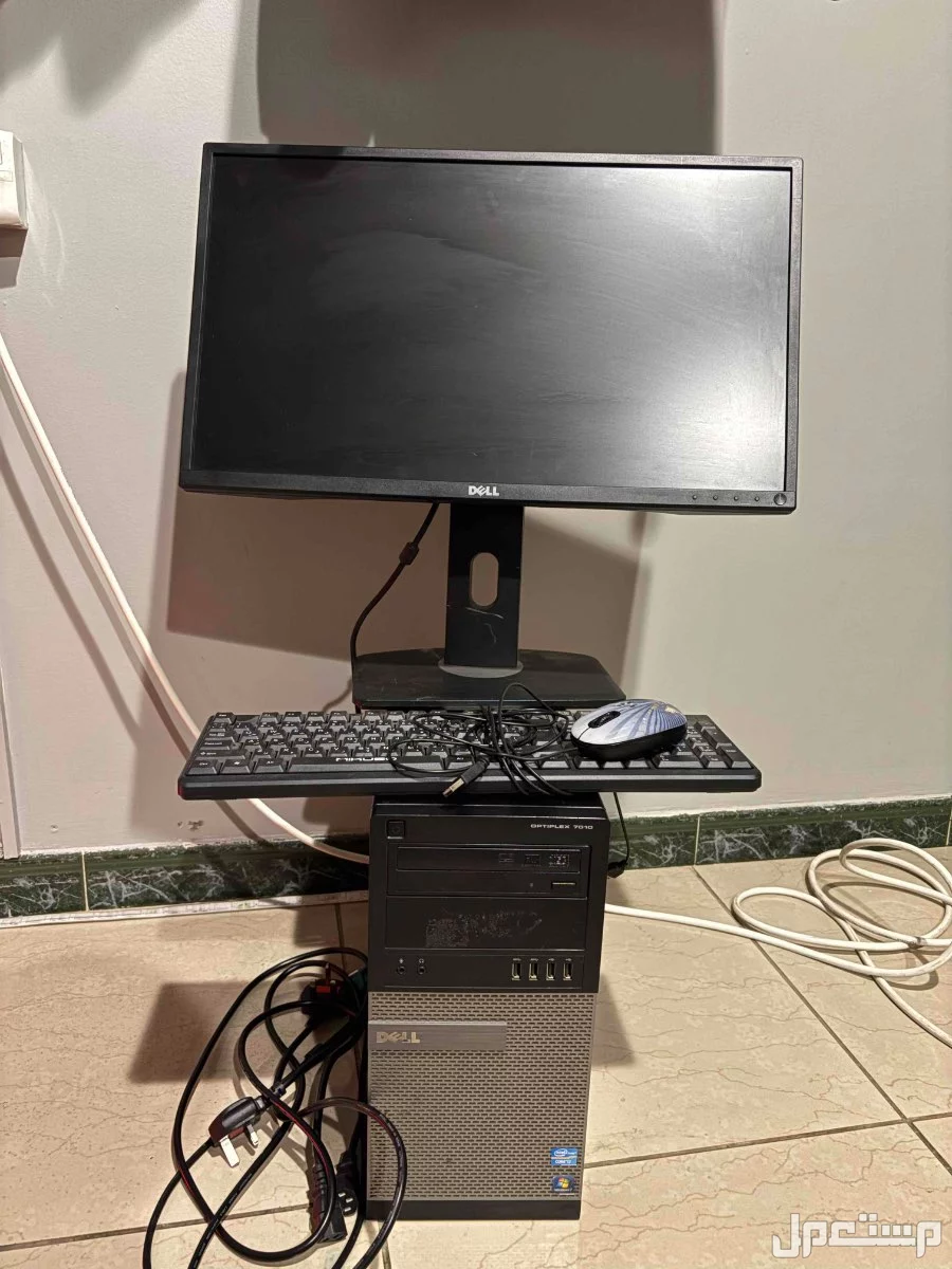 حايل ماركة ديل في حائل بسعر 1300 ريال سعودي