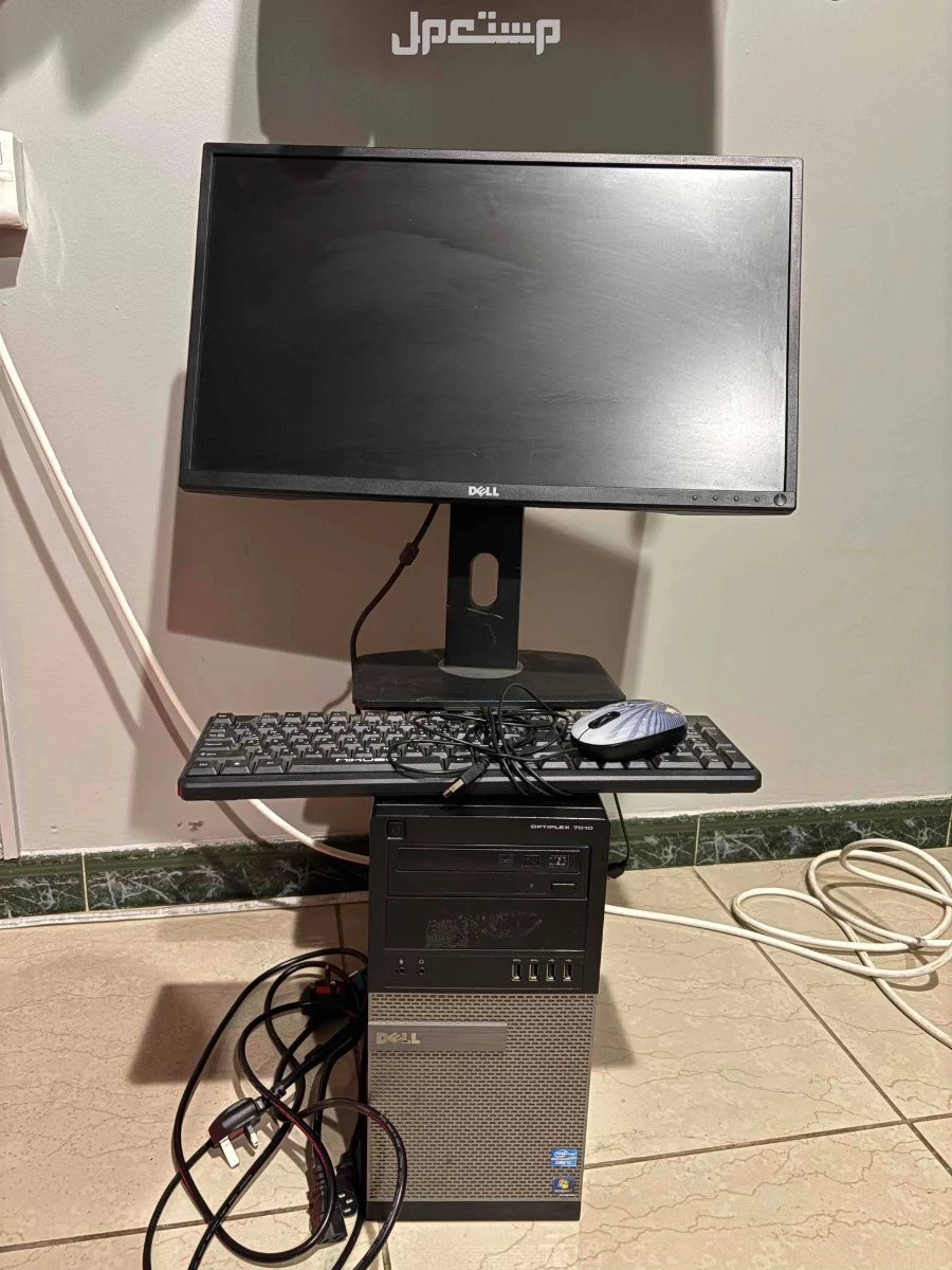 حايل ماركة ديل في حائل بسعر 1300 ريال سعودي
