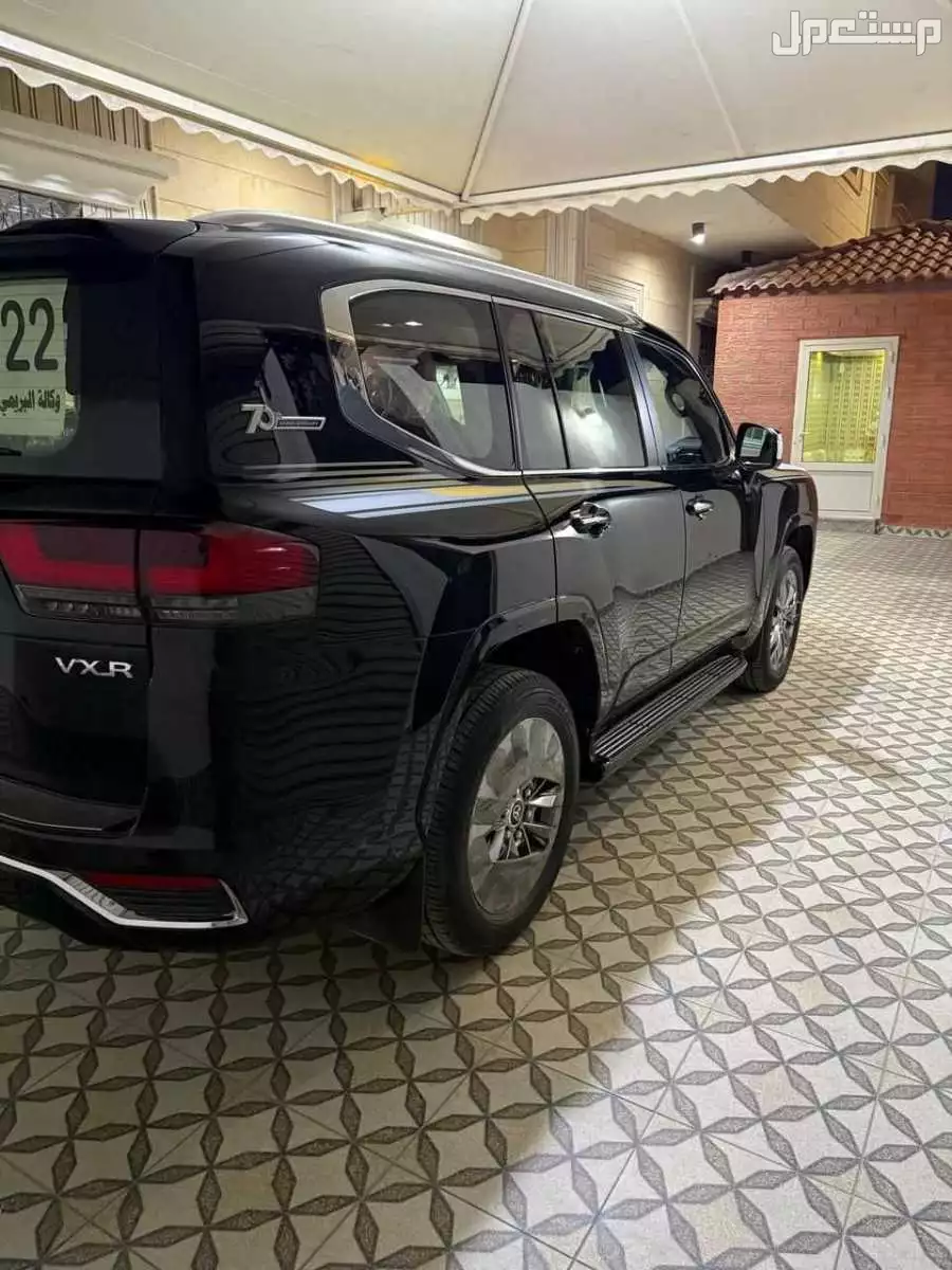 السيارة تويوتا لاندكروزر  المودل2022 في الشارقة بسعر 155 ألف درهم إماراتي