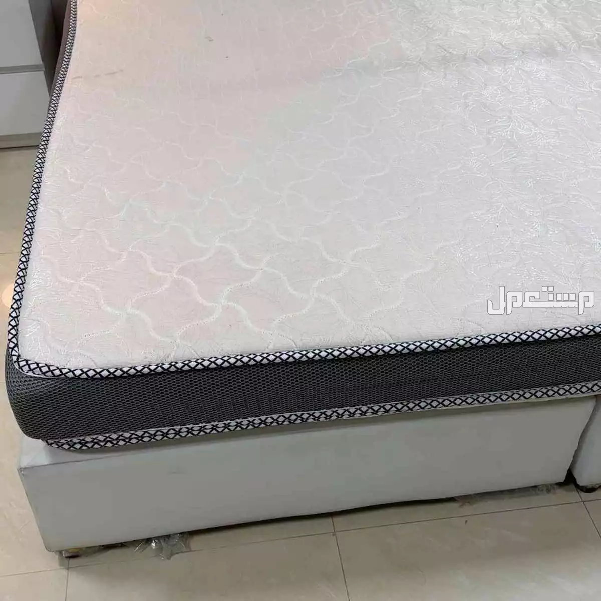 سرير نفرين لون ابيض في الرياض بسعر 400 ريال سعودي