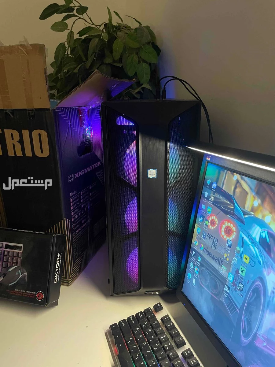 بي سي قيمنق مع شاشة واكسسوارات PC