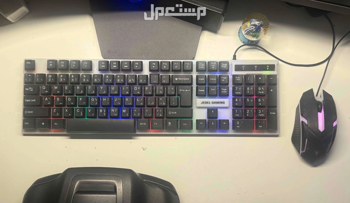 بي سي قيمنق مع شاشة واكسسوارات PC