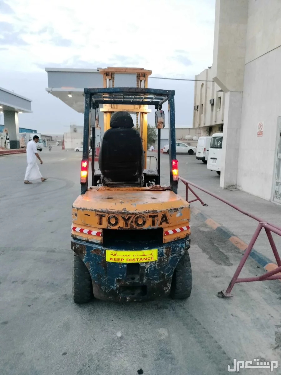 للبيع رافعه شوكيه تايوتا ديزل 3طن