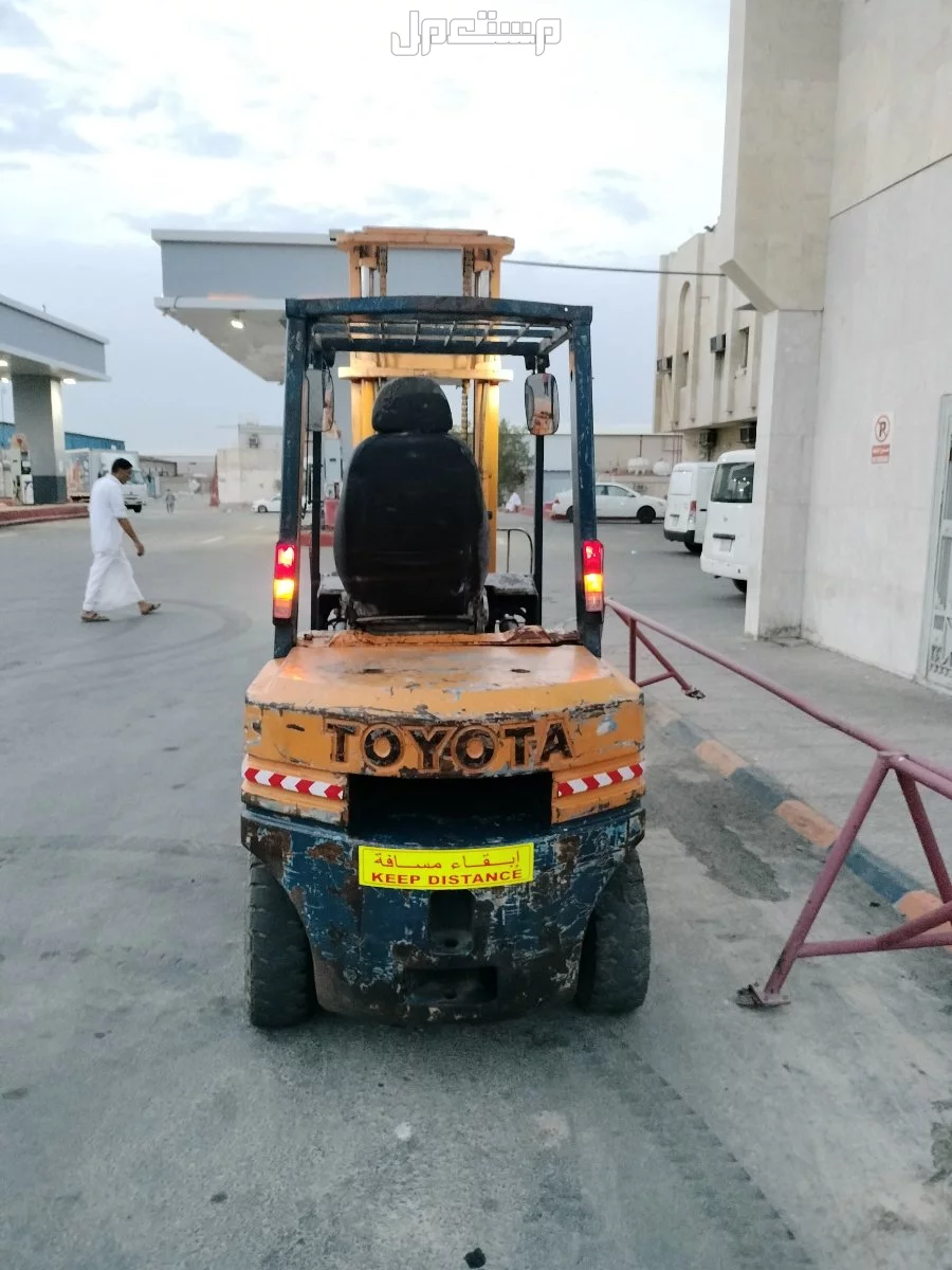 للبيع رافعه شوكيه تايوتا ديزل 3طن