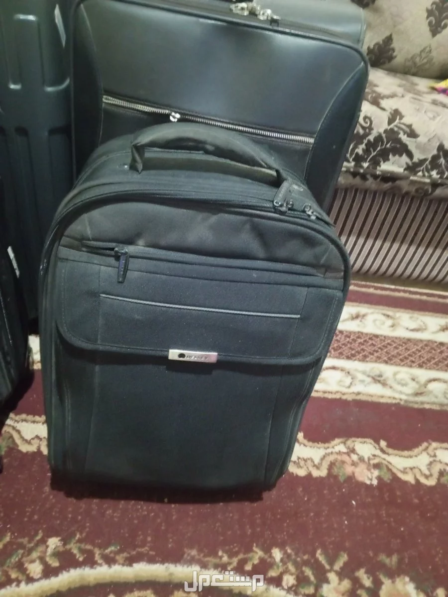 شنط السفر نظيفه للبيع 2متوسطتان و2صغيرتان الواحدة ب 40