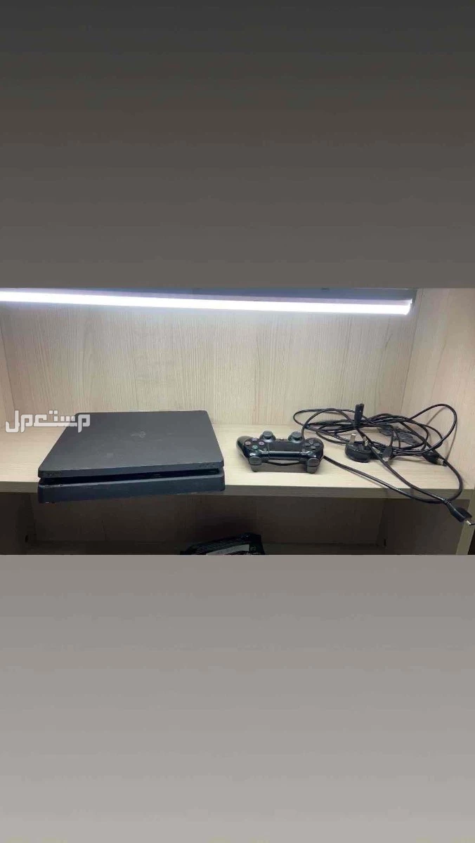 سوني 4 مع جميع ملحقاته في الخرج بسعر 400 ريال سعودي