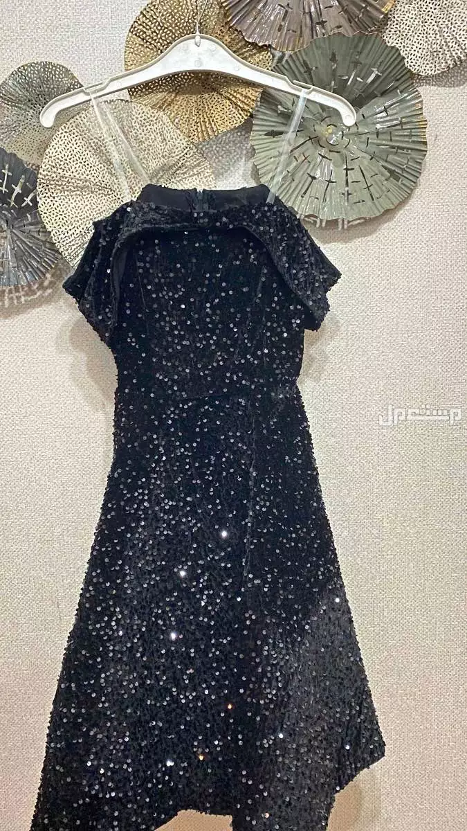 الموظفين فستان للبيع 700 قابل لتفاوض