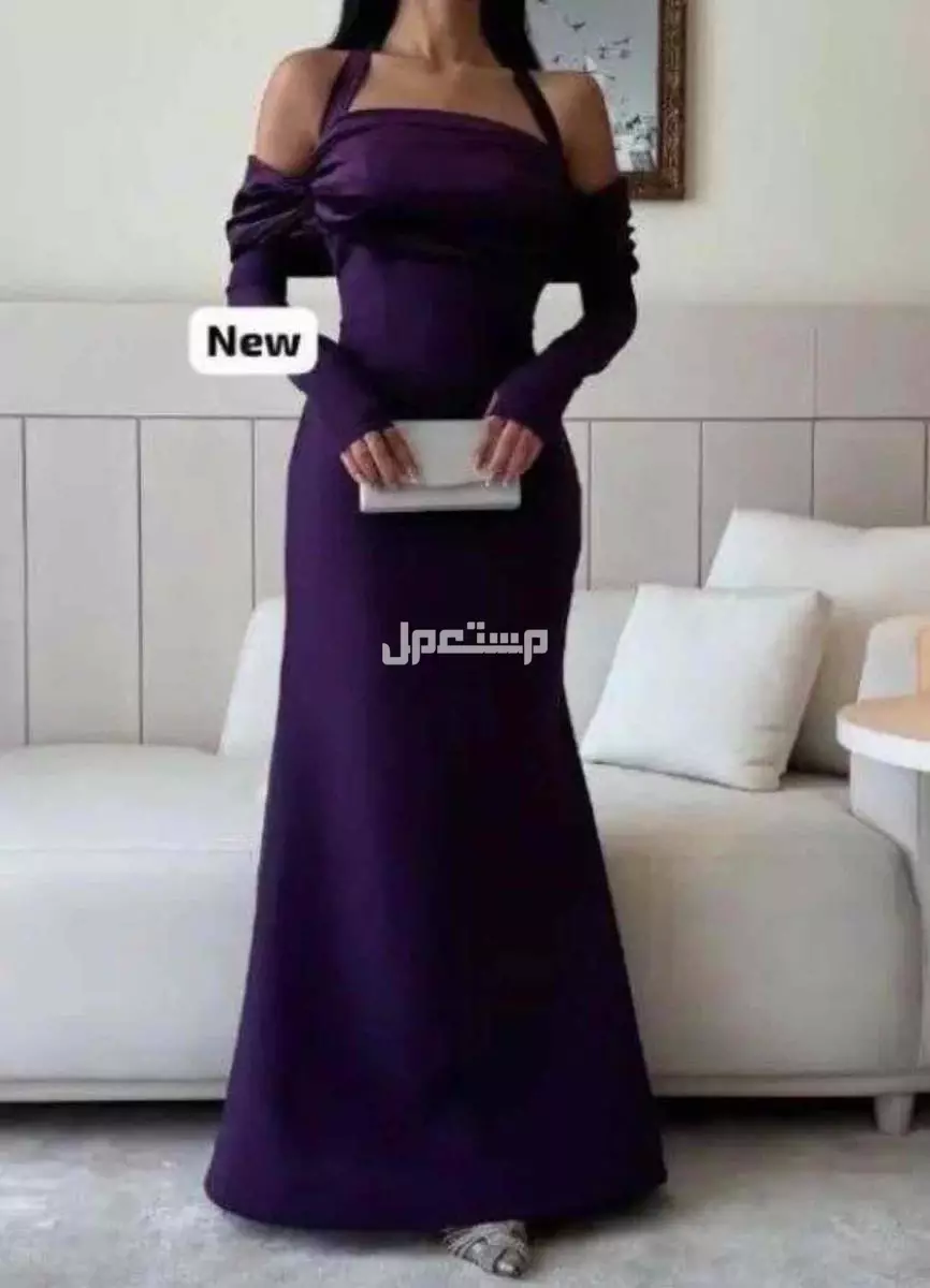 فستان للبيع في جدة بسعر 300 ريال سعودي وقابل للتفاوض فستان بلون البنفسج الدافئ، بتصميم يحتضن أنوثتك بهدوء وأناقة.
، وبتفاصيل جذابة