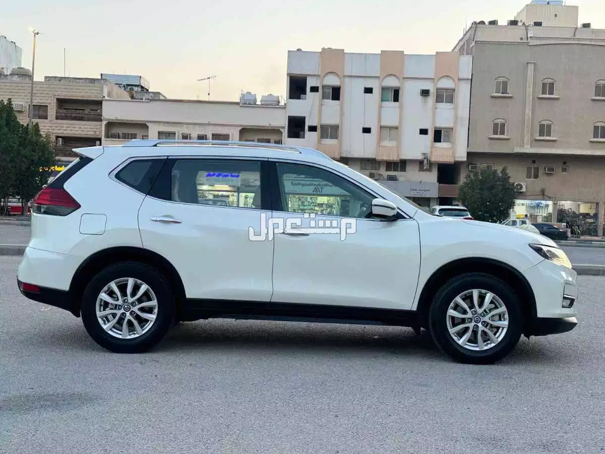 سيارة للبيع نيسان اكس تريل 2021 دبل 7 مقاعد 2021 Nissan X-Trail 4WD 7 Se