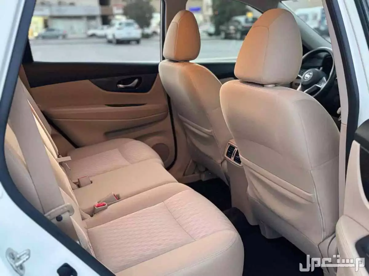 سيارة للبيع نيسان اكس تريل 2021 دبل 7 مقاعد 2021 Nissan X-Trail 4WD 7 Se
