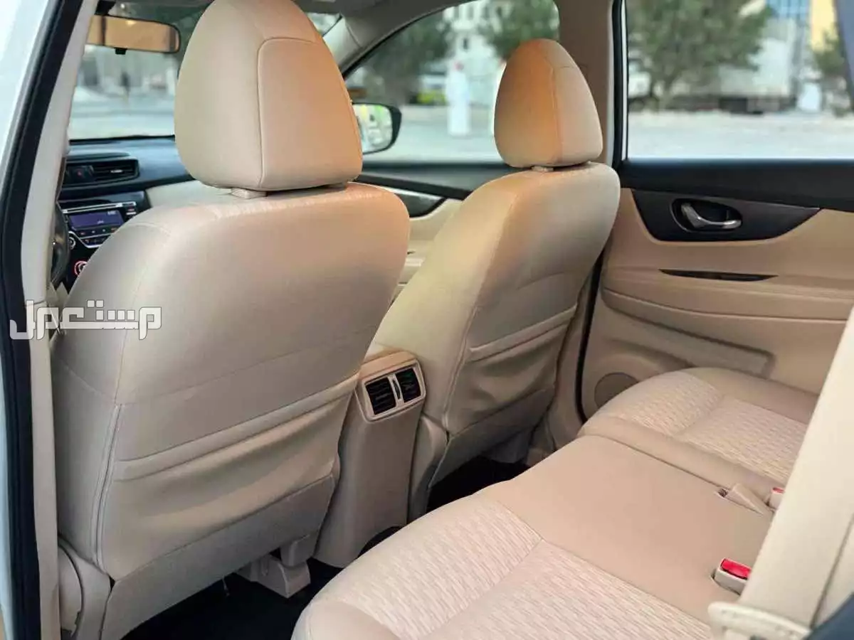 سيارة للبيع نيسان اكس تريل 2021 دبل 7 مقاعد 2021 Nissan X-Trail 4WD 7 Se