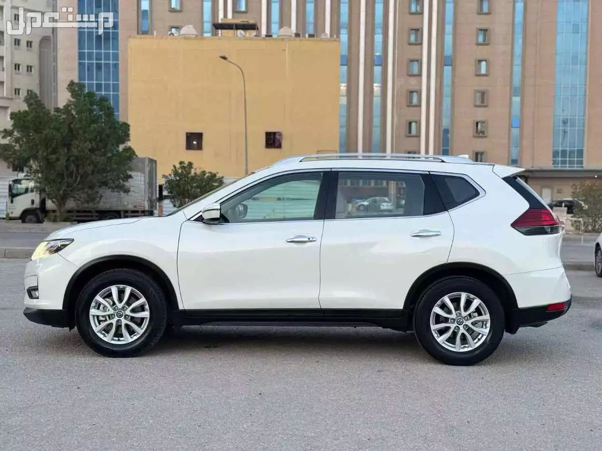 سيارة للبيع نيسان اكس تريل 2021 دبل 7 مقاعد 2021 Nissan X-Trail 4WD 7 Se