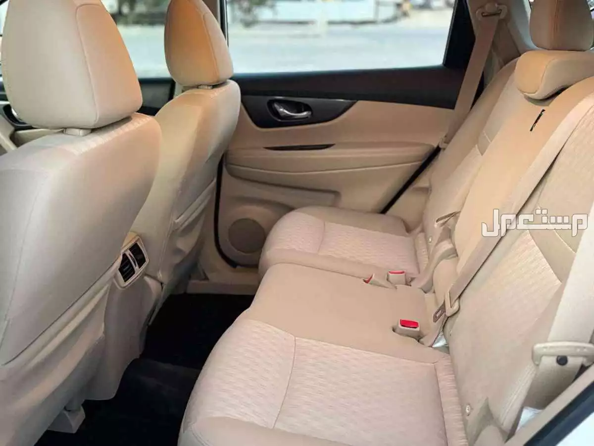 سيارة للبيع نيسان اكس تريل 2021 دبل 7 مقاعد 2021 Nissan X-Trail 4WD 7 Se