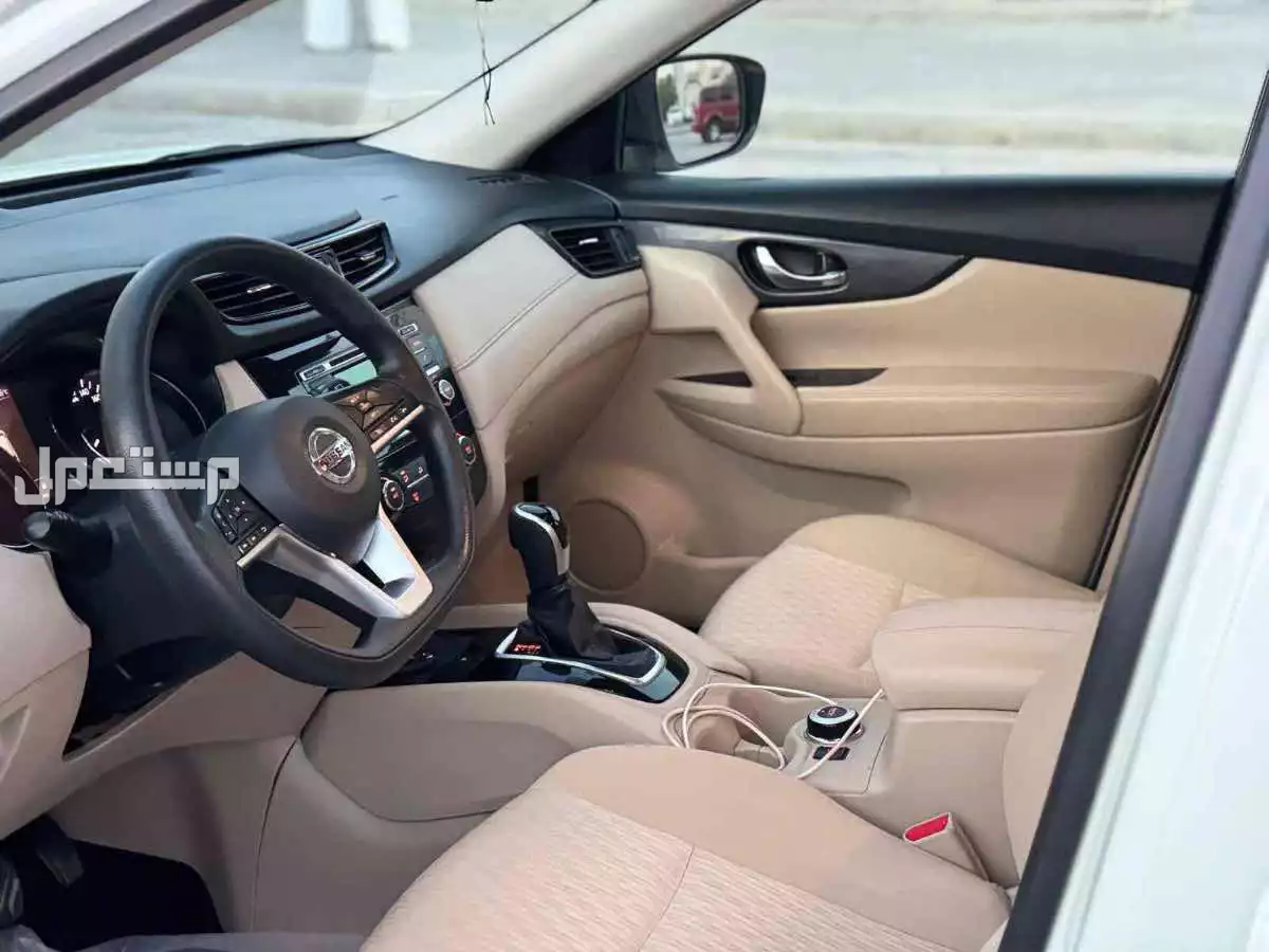 سيارة للبيع نيسان اكس تريل 2021 دبل 7 مقاعد 2021 Nissan X-Trail 4WD 7 Se